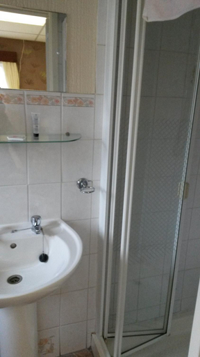 Bathroom 4, The Manuela Rose, Blackpool
