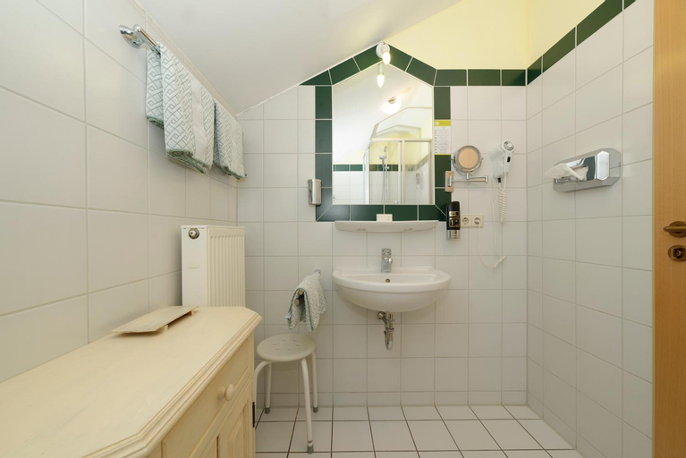 Bedroom 4, Hotel zum Maximilian, Rosenheim