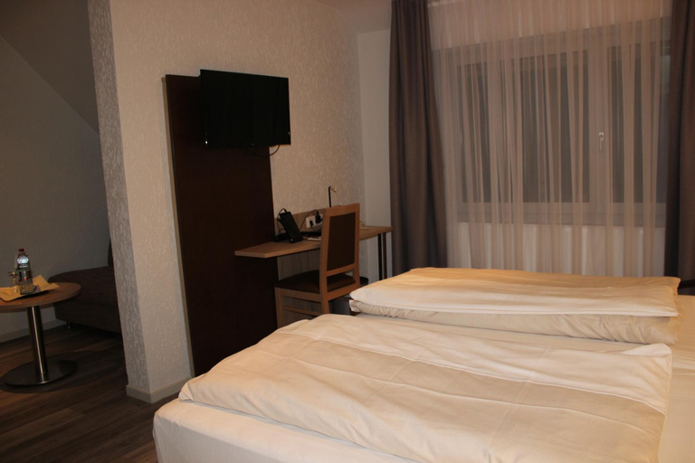 Bedroom 3, Restaurant Kromberg, Remscheid