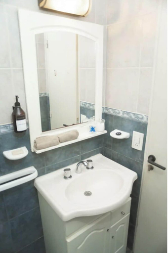 Bathroom, Un hogar en Microcentro Porteño, Distrito Federal