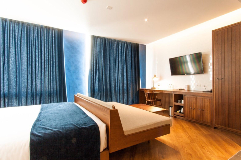 Bedroom 21