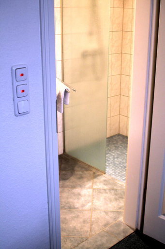 Bathroom 3, Karstens Gasthof, Dithmarschen