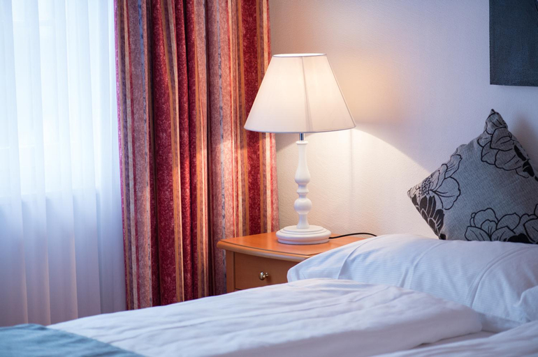 Bedroom 3, Hotel Schlossli - Free Parking, Nidau