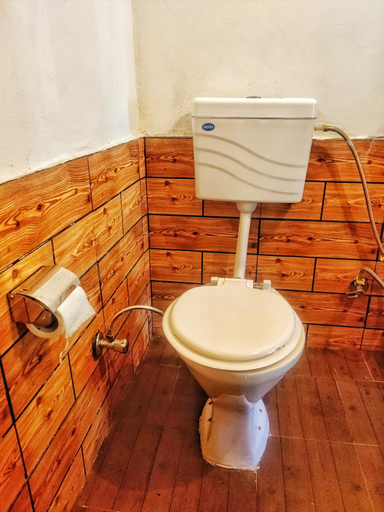 Bathroom 1, Tirthan Ecostay, Kullu
