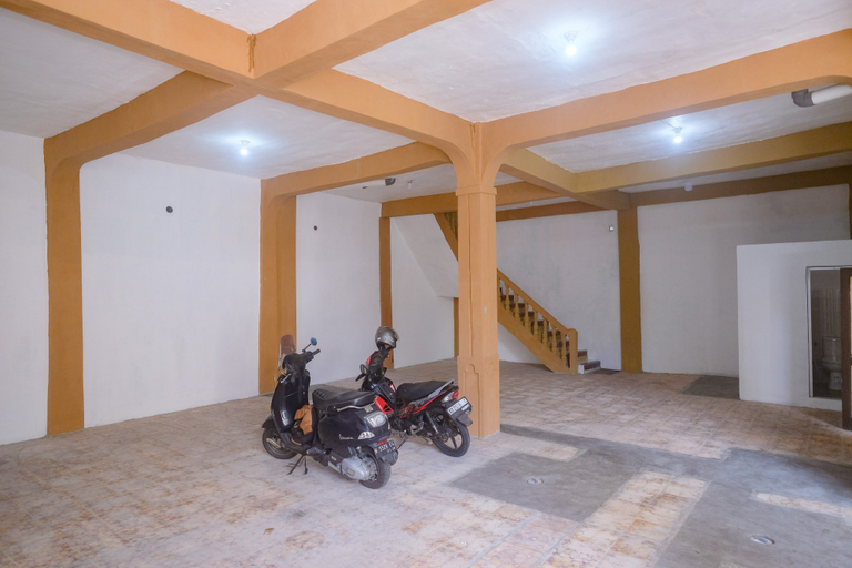Others 5, RedDoorz near Alun Alun Klaten, Klaten