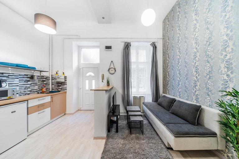 Others 4, Barcsay Apartment, Budapesti