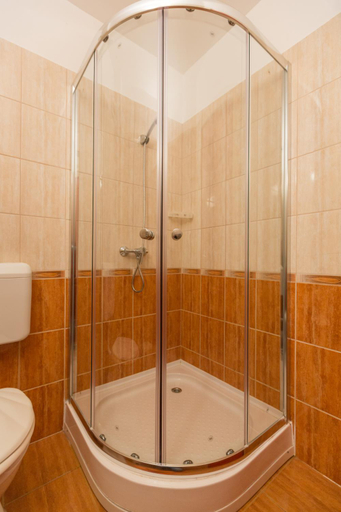 Bathroom 2, Erika Vendeghaz, Eger