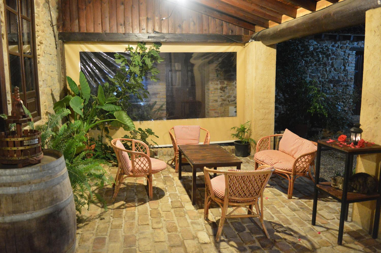 Public Area 2, Finca Los Caleros, Sevilla