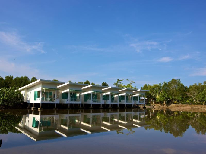 Exterior 1