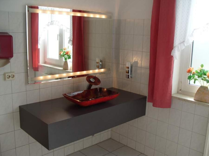 Bathroom 2, Hotel Haufe, Spree-Neiße