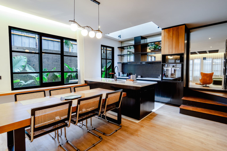 Dining Room 4