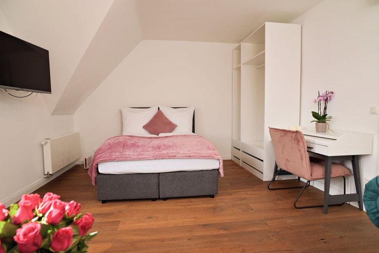 Bedroom 4, Victoria Boardinghouse, Düsseldorf
