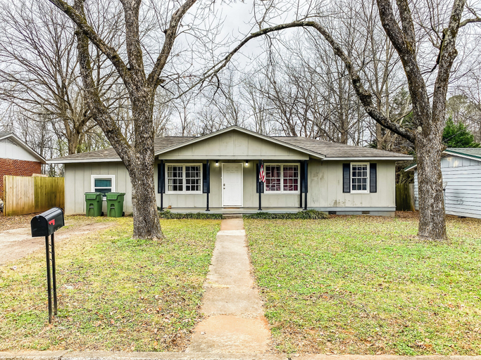 Exterior & Views 2, Boswell Bliss, Madison