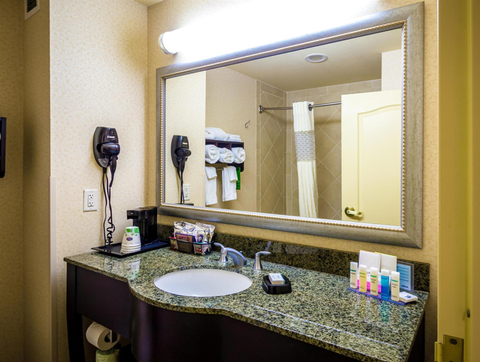 Bathroom 9