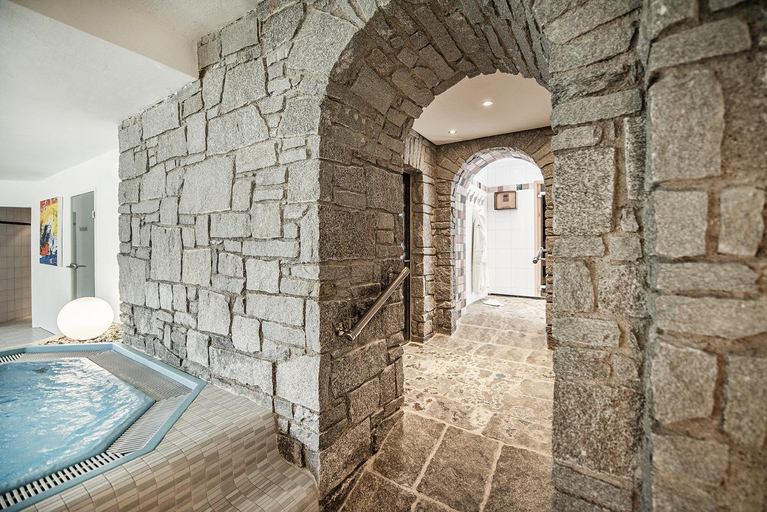 Bathroom 5, Serles, Innsbruck Land