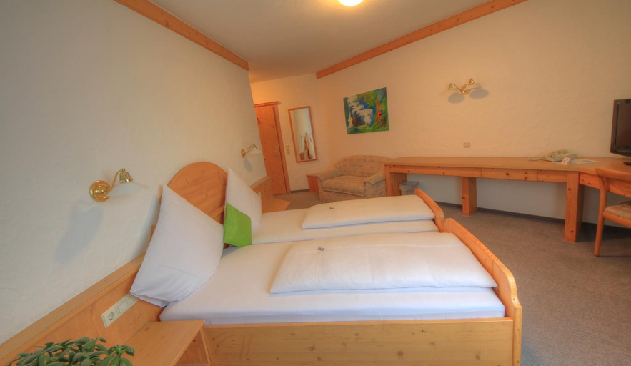 Bedroom 2, Hotel Kuchalber Hof, Göppingen