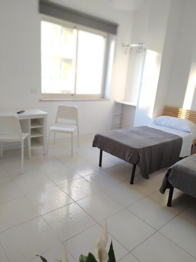 Others 3, NICE STAY, Napoli