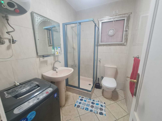 Bathroom, Cozy 2bedroom in Rehab, New Cairo City