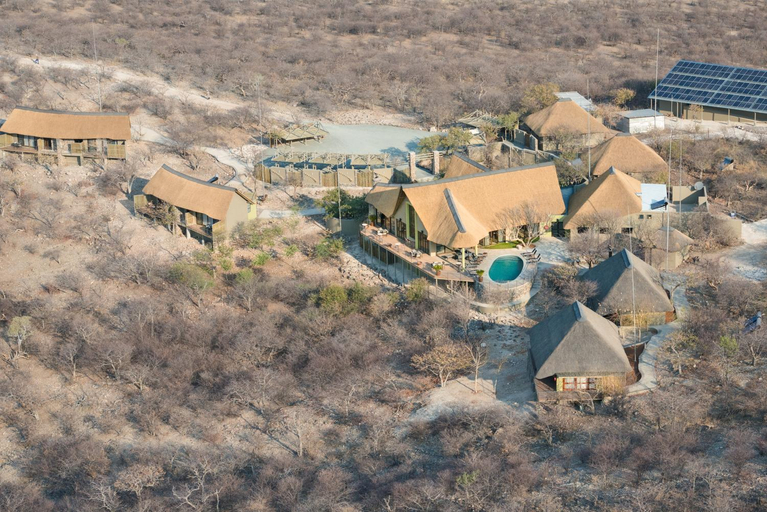 Exterior & Views