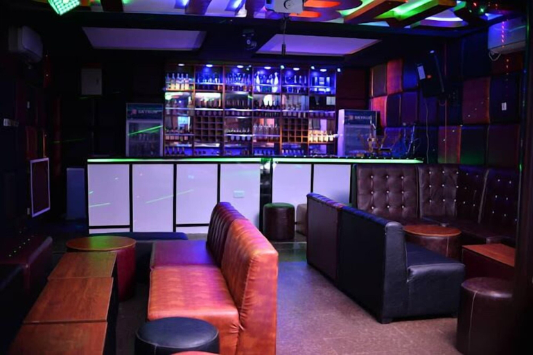 Food & Drinks 5, Castle de White House hotel , Kaduna North