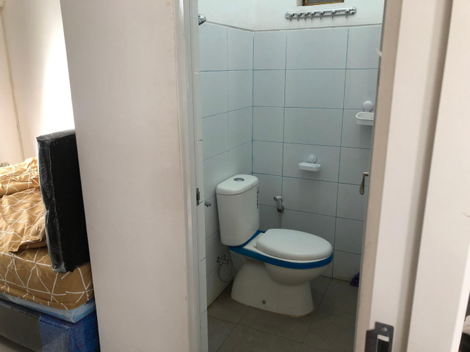 Bathroom 1, Villa Alraza, Malang