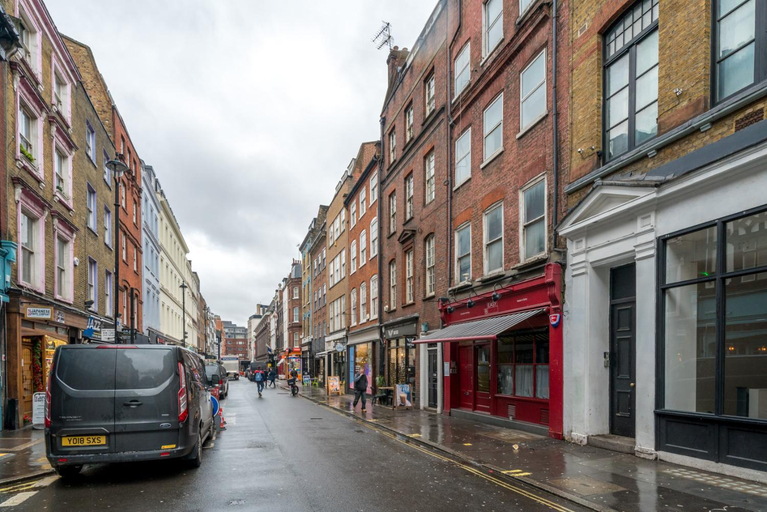 Others 4, Soho & Covent Garden Apartment, Sleeps 3, London