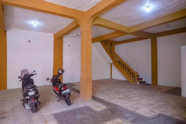 Others 4, RedDoorz near Alun Alun Klaten, Klaten