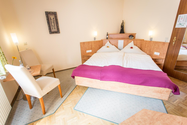 Bedroom 3, Waldhotel Felschbachhof, Kusel