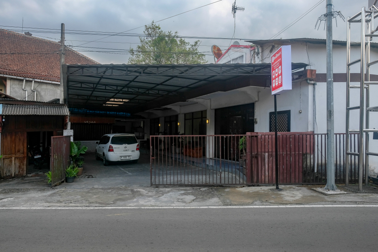 Exterior & Views, RedDoorz @ Mayang Garini 2 Borobudur, Magelang