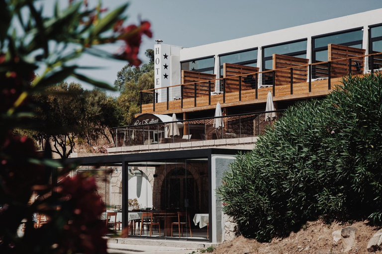 Exterior & Views