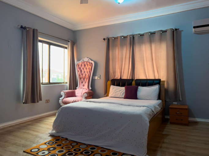 Bedroom 2, T’s place, Tema