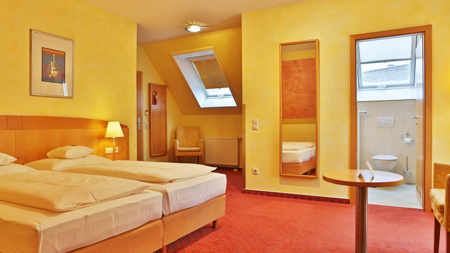 Bedroom 3, Businesshotel Heilbronn- Biberach, Heilbronn