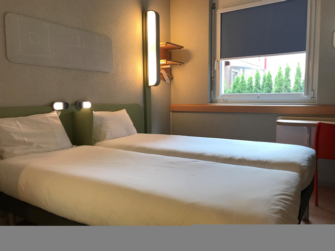 Bedroom 8