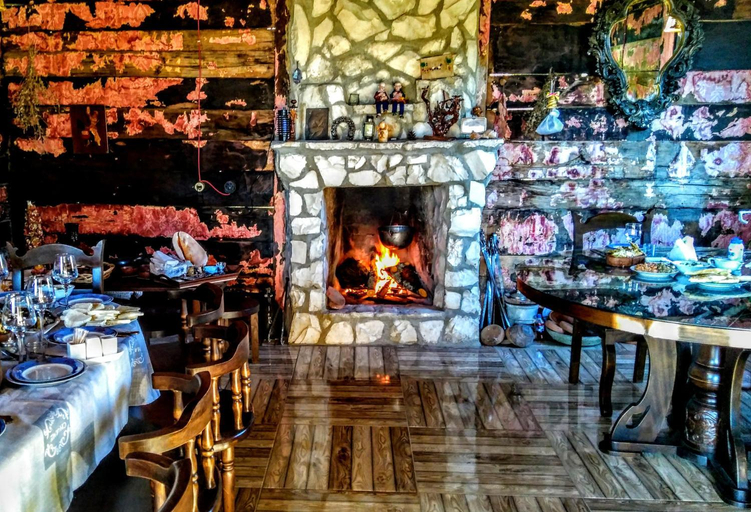 Food & Drinks
