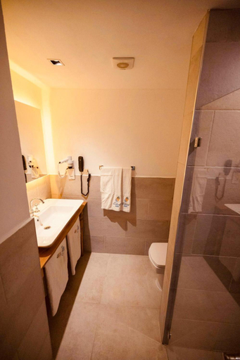 Bathroom 4, Palmonte Suites Hotel