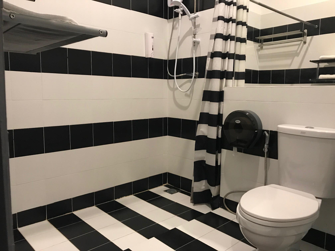 Bathroom 4, Nornlamphun Boutique Hotel, Muang Lamphun