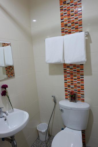Bathroom 12