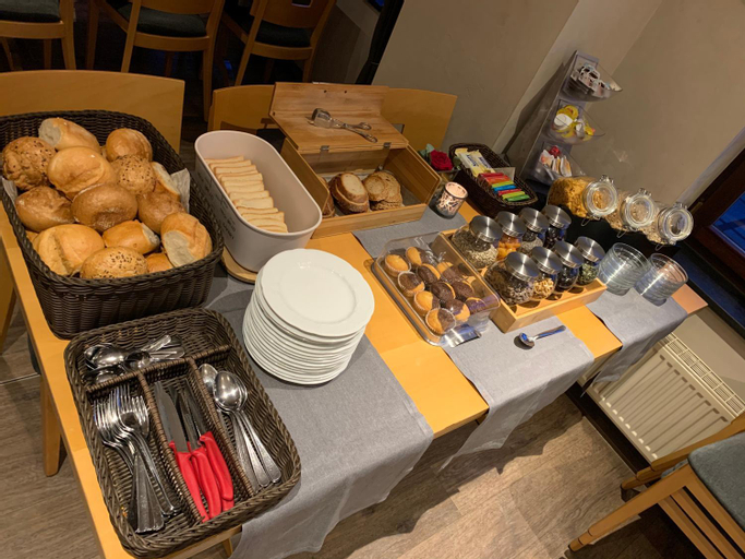 Food & Drinks 2, Restaurant - Pension Im Pfenn, Eifelkreis Bitburg-Prüm