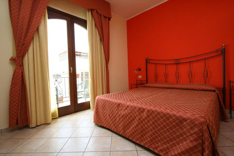 Bedroom 3, Zingaro Hotel, Trapani
