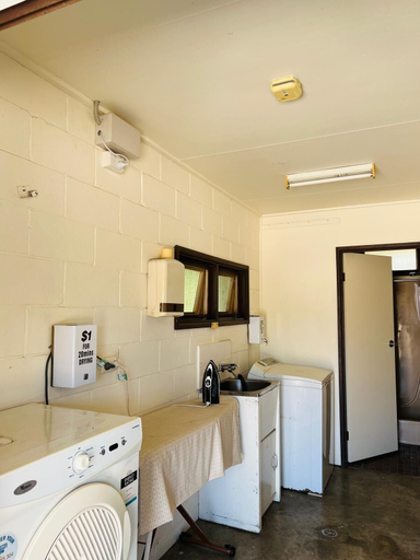 Others 4, Peppercorn Motar inn, Narromine