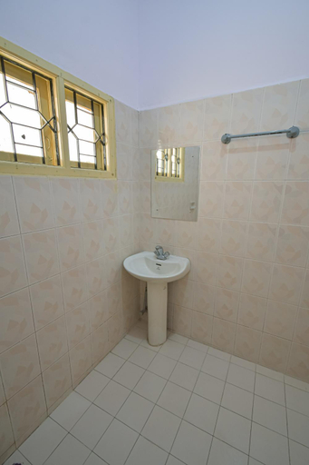 Bathroom 2, HomeSlice Nazaara, HomeStay in BTM, Bangalore