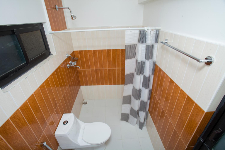 Bathroom 4, The North Face Inn, Gandaki
