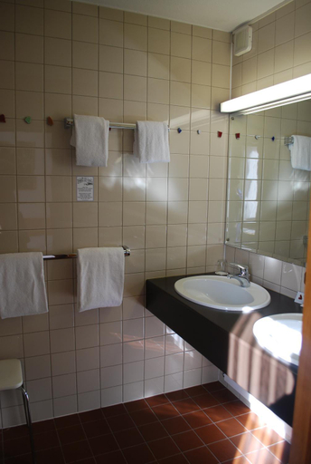 Bathroom 3, HOTEL ZILLNERs EINKEHR ***, Braunau am Inn