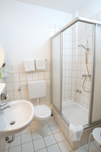 Bathroom, Hotel garni Harzer Hof, Osterode am Harz
