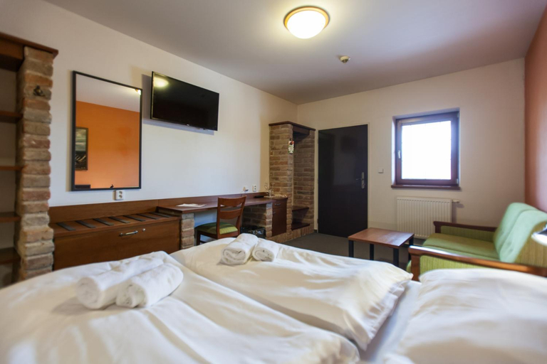 Bedroom 2, Hotel Vinar - resort Hotel Kurdejov & Art Wine Hall, Břeclav