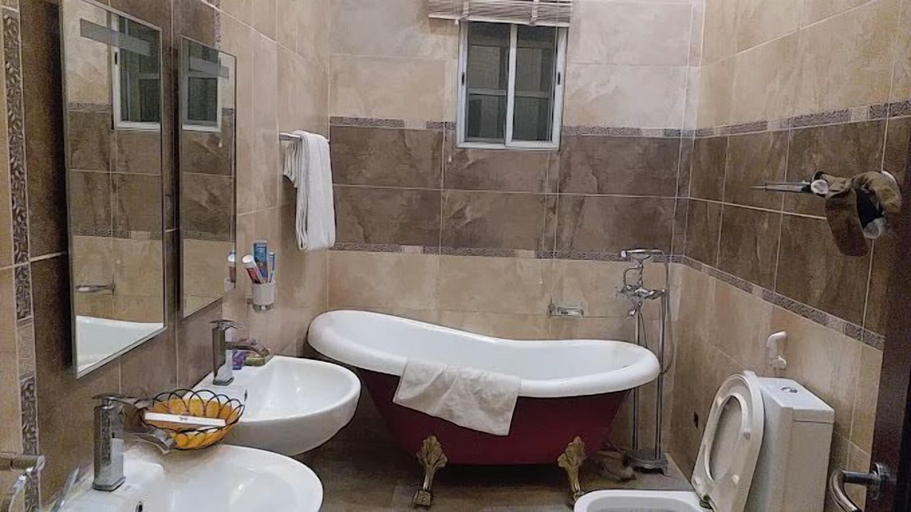 Bathroom 4, Castle de White House hotel , Kaduna North