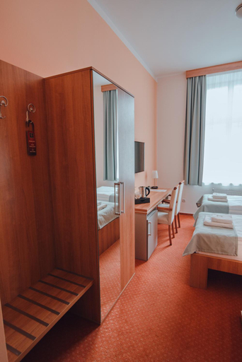 Bedroom 2, Hotel Grand, Hradec Králové