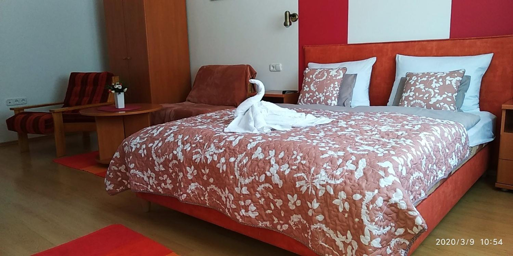 Others 2, Guesthouse Kohari, Eger