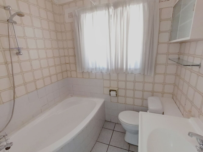 Bathroom, Southern Comfort - On the Rocks, Ugu