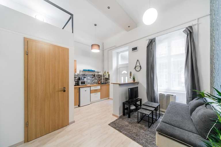Others 5, Barcsay Apartment, Budapesti